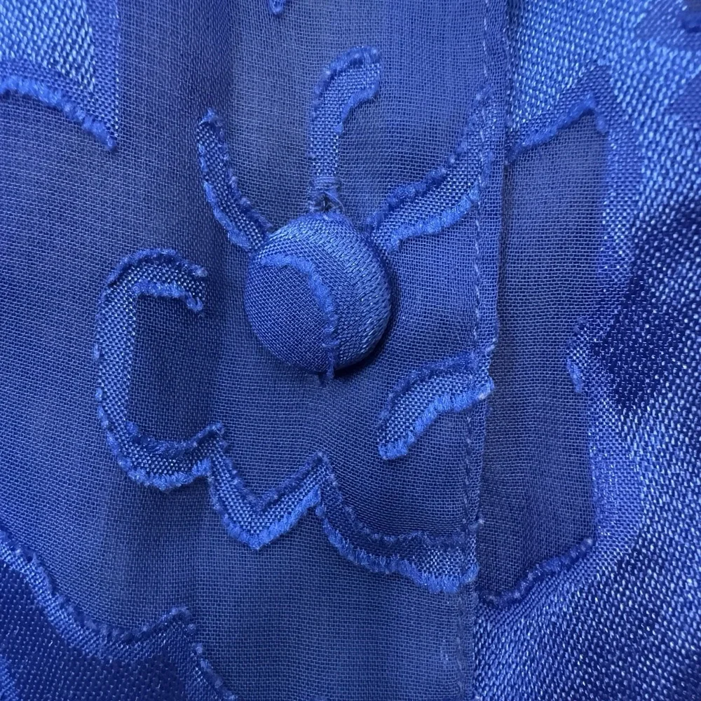 Victoria's‎ Secret vintage Blue floral sheer Vest pajama top size Large. Button